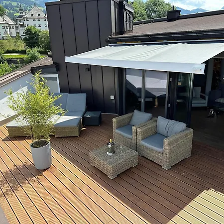 Am Schloss Kitzbuhel